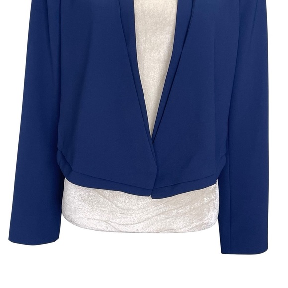 White House Black Market Navy Cropped Blazer Women's Size 6 Open Front Versatile - Picture 3 of 8